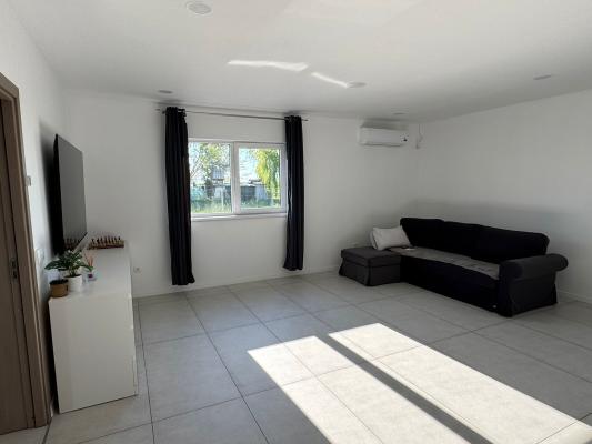 Casă parter + mansardă,100 mp utili 50 mp mansardă,Fotovoltaic 20 kW*