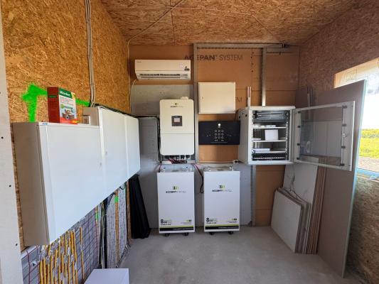 Casă parter + mansardă,100 mp utili 50 mp mansardă,Fotovoltaic 20 kW*