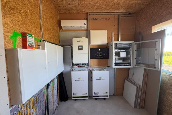 Casă parter + mansardă,100 mp utili 50 mp mansardă,Fotovoltaic 20 kW*