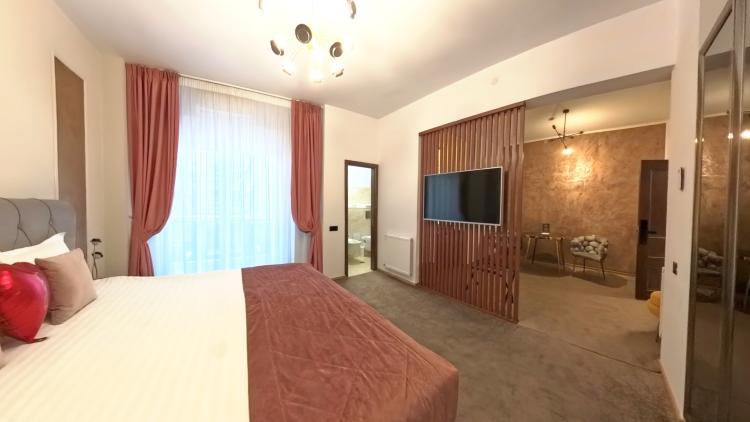 Apartament 3 camere langa Universitate - Magheru