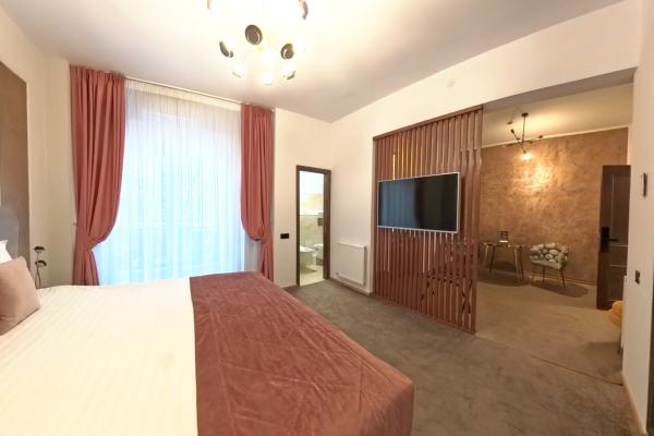 Apartament 3 camere langa Universitate - Magheru