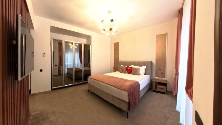 Apartament 3 camere langa Universitate - Magheru