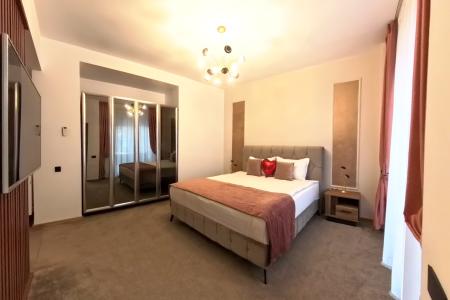 Apartament 3 camere langa Universitate - Magheru