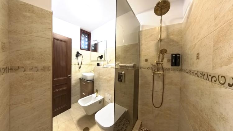 Apartament 3 camere langa Universitate - Magheru