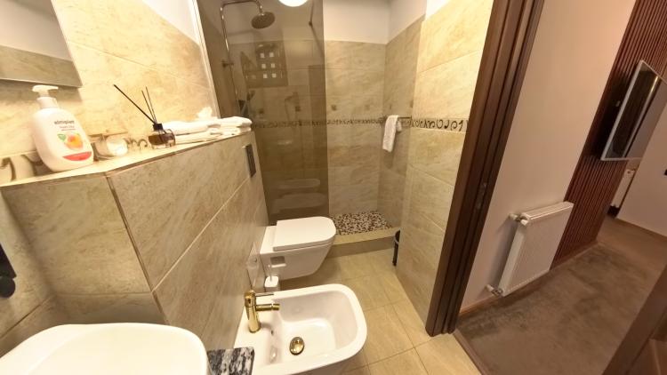 Apartament 3 camere langa Universitate - Magheru