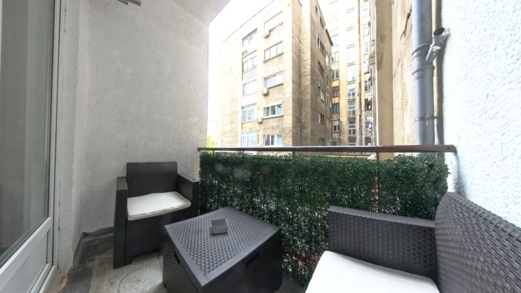 Apartament 3 camere langa Universitate - Magheru