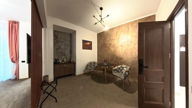 Apartament 3 camere langa Universitate - Magheru
