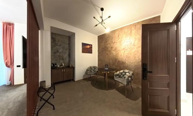 Apartament 3 camere langa Universitate - Magheru