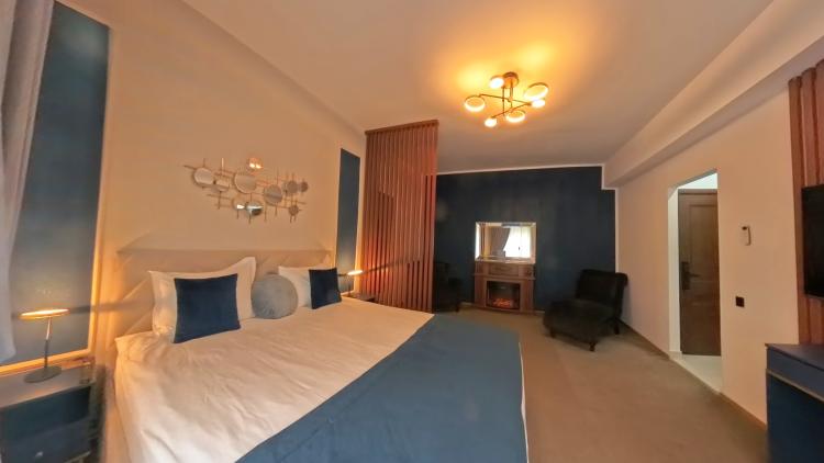 Apartament 3 camere langa Universitate - Magheru