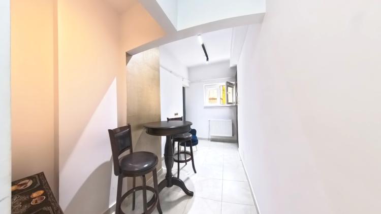 Apartament 3 camere langa Universitate - Magheru
