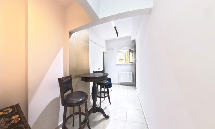 Apartament 3 camere langa Universitate - Magheru