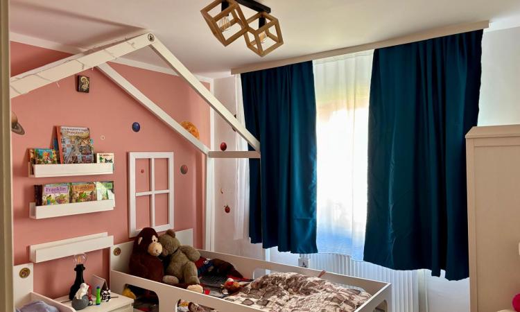 3 decomadate, etajul 3 din 4, zona Dambovita