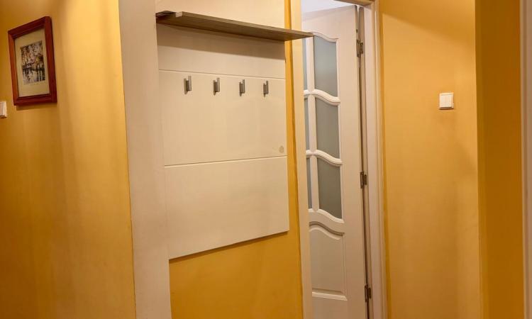 3 decomadate, etajul 3 din 4, zona Dambovita
