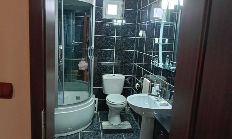 Casă individuală | 176 mp utili | 2 locuințe în curte | Teren 327 mp/ zona Cetatii