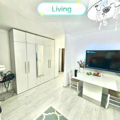 De vanzare  3 camere(65mp), decomandat si mobilat complet plus boxa generoasa
