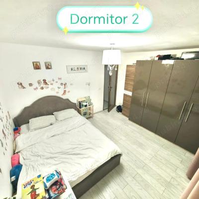 De vanzare  3 camere(65mp), decomandat si mobilat complet plus boxa generoasa
