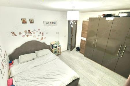 De vanzare 3 camere(65mp), decomandat si mobilat complet plus boxa generoasa