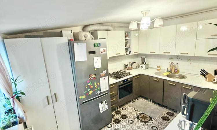 De vanzare 3 camere(65mp), decomandat si mobilat complet plus boxa generoasa