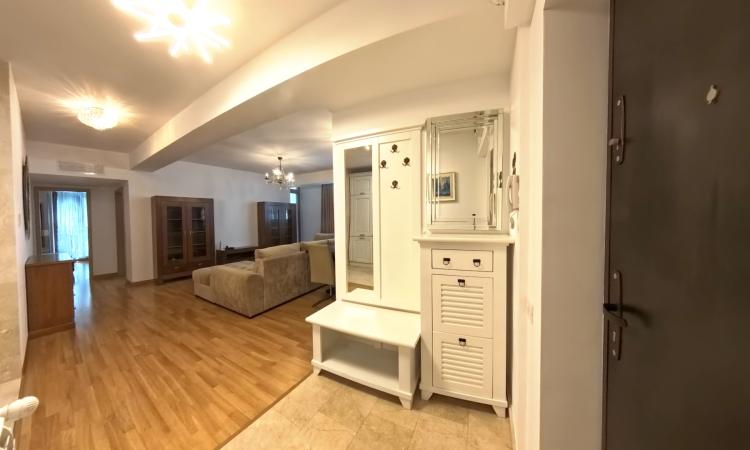 Apartament Elegant, 3 Camere si 2 Bai - Kiseleff/ Clucerului