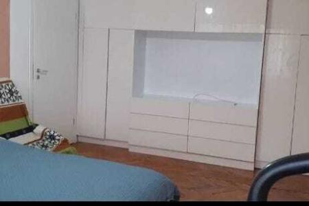 Apartament 3 camere | 67 mp + balcon | Zonă centrală