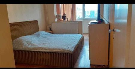 Apartament 3 camere | 67 mp + balcon | Zonă centrală