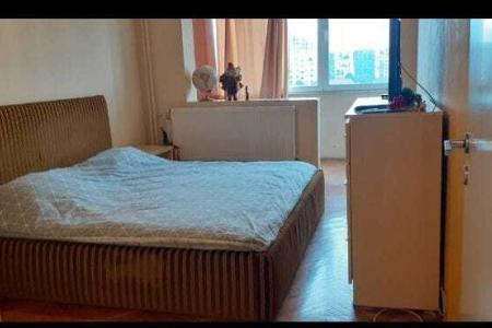 Apartament 3 camere | 67 mp + balcon | Zonă centrală