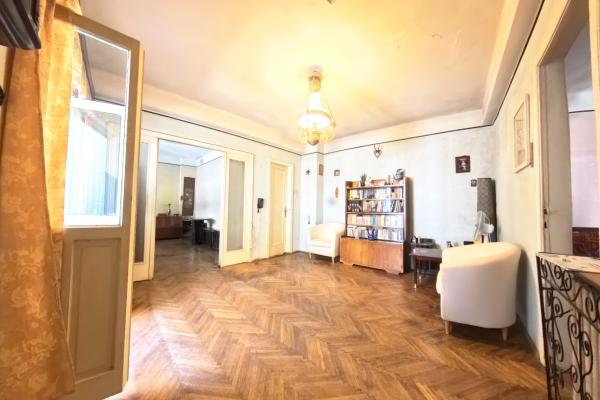 De vanzare, apartament 3 camere in vila, zona Mosilor/Foisorul de Foc