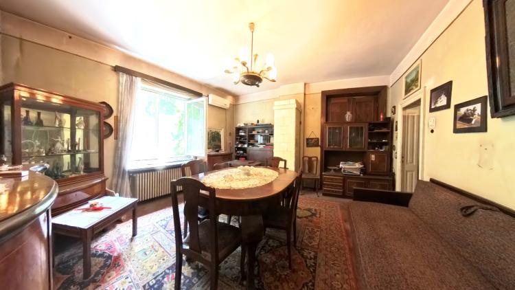 Apartamente in vila, garaj si curte comuna, zona Dacia/Polona