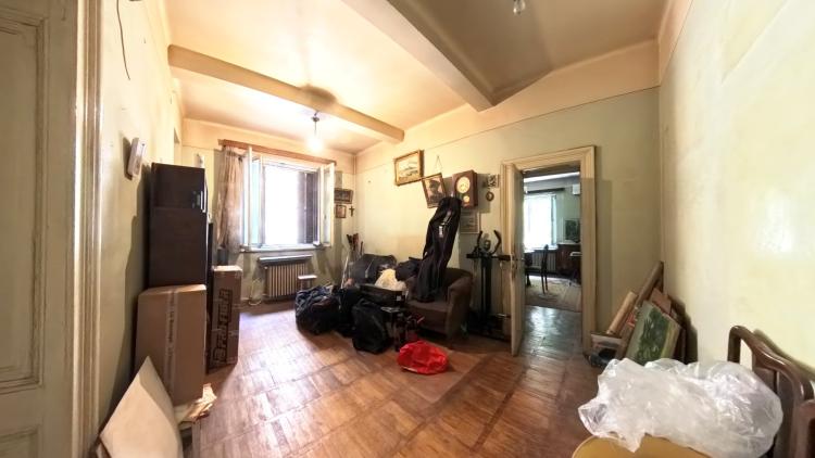 Apartamente in vila, garaj si curte comuna, zona Dacia/Polona