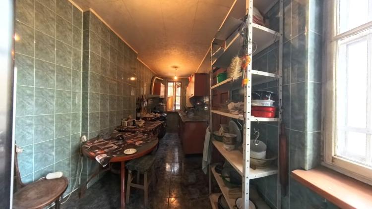 Apartamente in vila, garaj si curte comuna, zona Dacia/Polona
