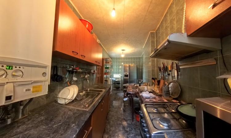Apartamente in vila, garaj si curte comuna, zona Dacia/Polona