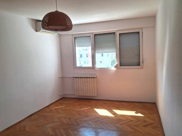 Apartament  2 Camere , chiar langa Parcul I O R