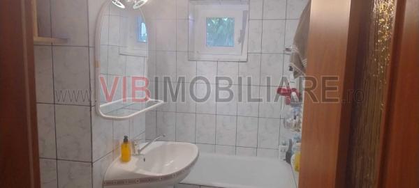 2 camere, etaj 3, centrala, aer conditionat,  zona Lipovei