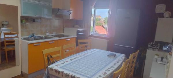 2 camere, etaj 3, centrala, aer conditionat,  zona Lipovei