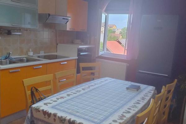 2 camere, etaj 3, centrala, aer conditionat, zona Lipovei