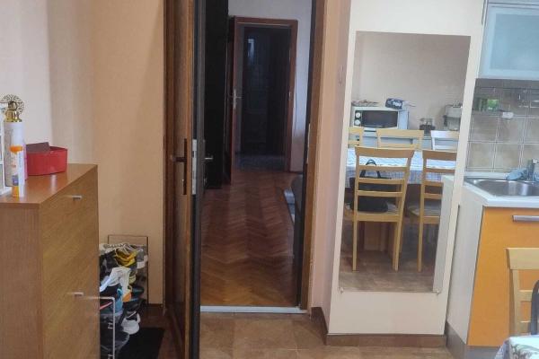 2 camere, etaj 3, centrala, aer conditionat, zona Lipovei