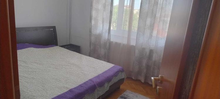 2 camere, etaj 3, centrala, aer conditionat, zona Lipovei