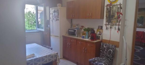 Apartament 3 camere confort 1, etaj 2, centrala zona Lipovei