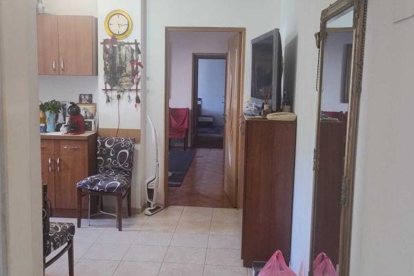 Apartament 3 camere confort 1, etaj 2, centrala zona Lipovei