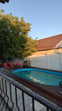 Vila cu piscina, terasa si curte generoasa - Bucuresti/Colentina