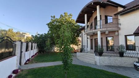 Vila cu piscina, terasa si curte generoasa - Bucuresti/Colentina