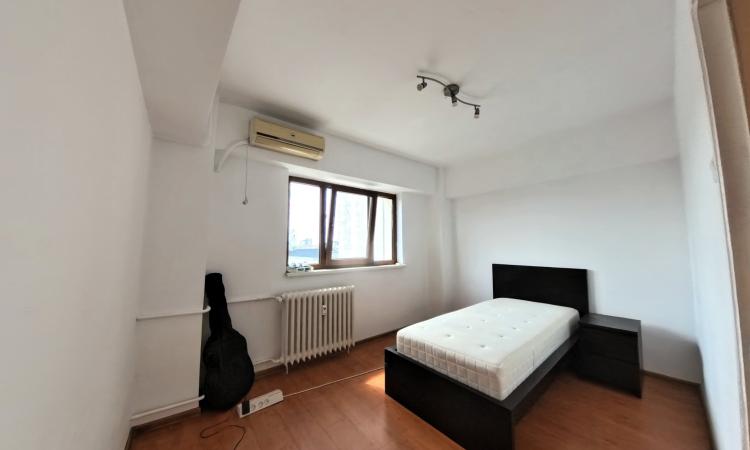 Comision 0 - 4 Camere - Piata Amzei - Bloc anvelopat 1980