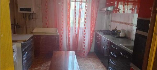 Apaertament 3 camere, decomandat, confort 1