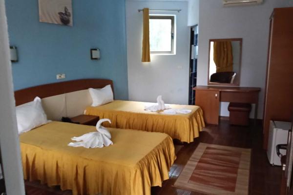 Hotel 3 stele de vânzare, 45 camere | Lângă Lacul Belona