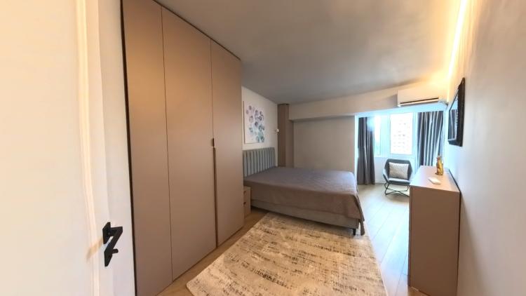 Apartament 3 camere -  Piata Alba Iulia/Decebal - Bucuresti