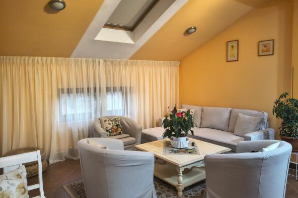 Studio open-space la mansardă, 65 mp, Piața Dorobanți - mobilat și utilat