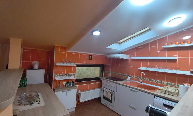 Studio open-space la mansardă, 65 mp, Piața Dorobanți - mobilat și utilat