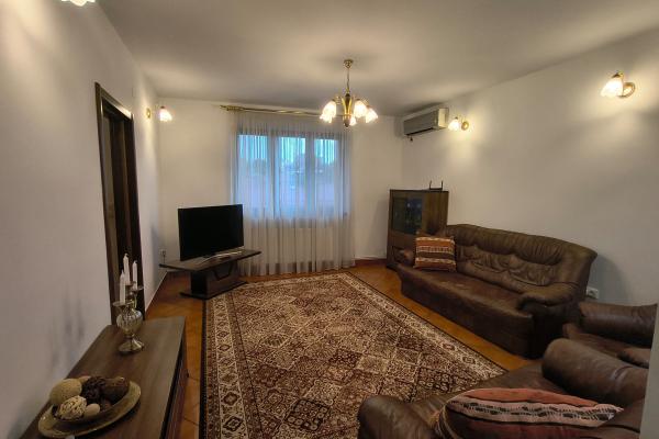 Închiriere apartament 3 camere, 80 mp - mobilat și utilat - Piața Dorobanți