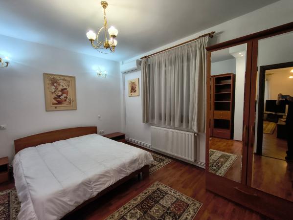 Închiriere apartament 3 camere, 80 mp - mobilat și utilat - Piața Dorobanți