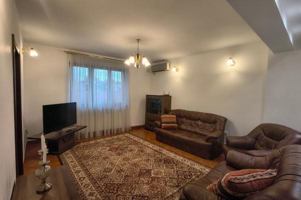 Închiriere apartament 3 camere, 80 mp - mobilat și utilat - Piața Dorobanți